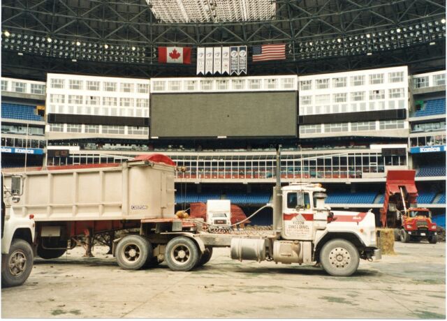 VicDom Truck at SkyDome
